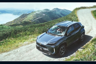 【モデル入り素材】Z“Adventure”（ハイブリッド・2WD）