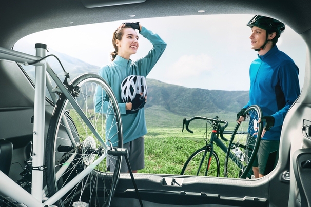 【モデル入り素材】Z“Adventure”（ハイブリッド・2WD）